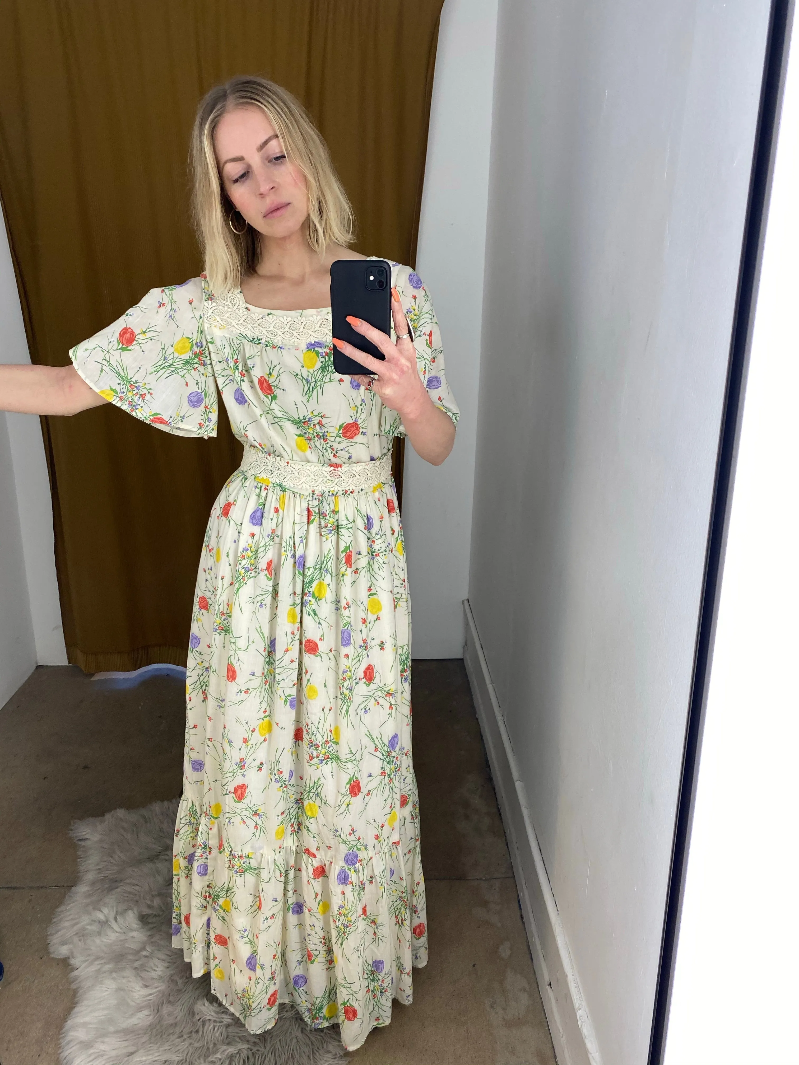 60’s FLORAL AND LACE PRAIRIE MAXI / LARGE
