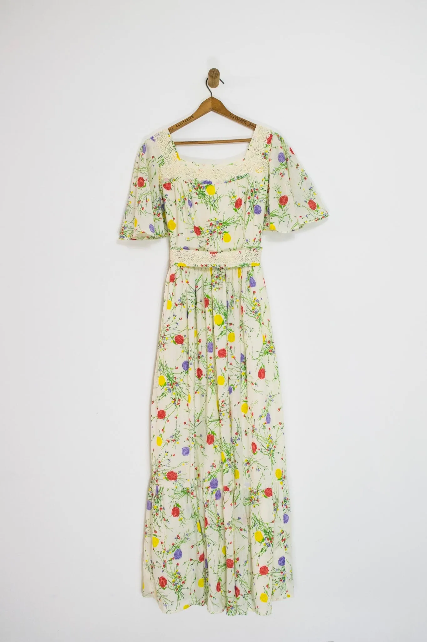 60’s FLORAL AND LACE PRAIRIE MAXI / LARGE