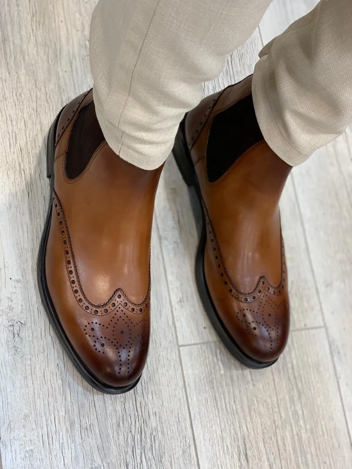 Ade Brown Chelsea Boots - Elegant Leather Footwear for Every Occasion