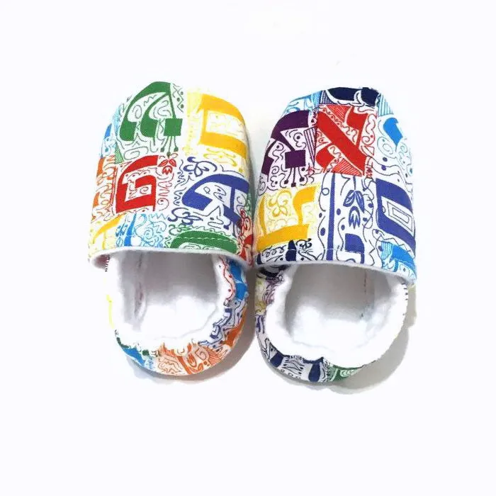 Baby Shoes  - Hebrew Letters (White) - 3 LEFT!