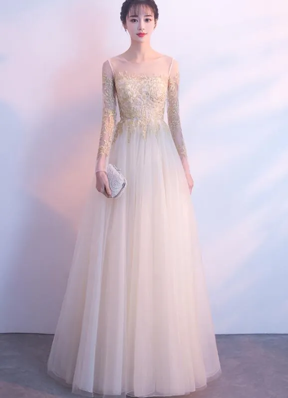 Beautiful Light Champagne Long Sleeves with Gold Applique, Charming Formal Gowns 2019