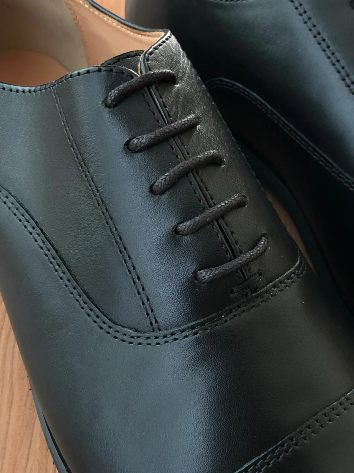 Black Captoes