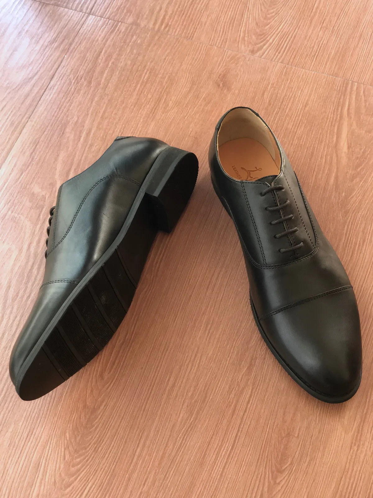 Black Captoes