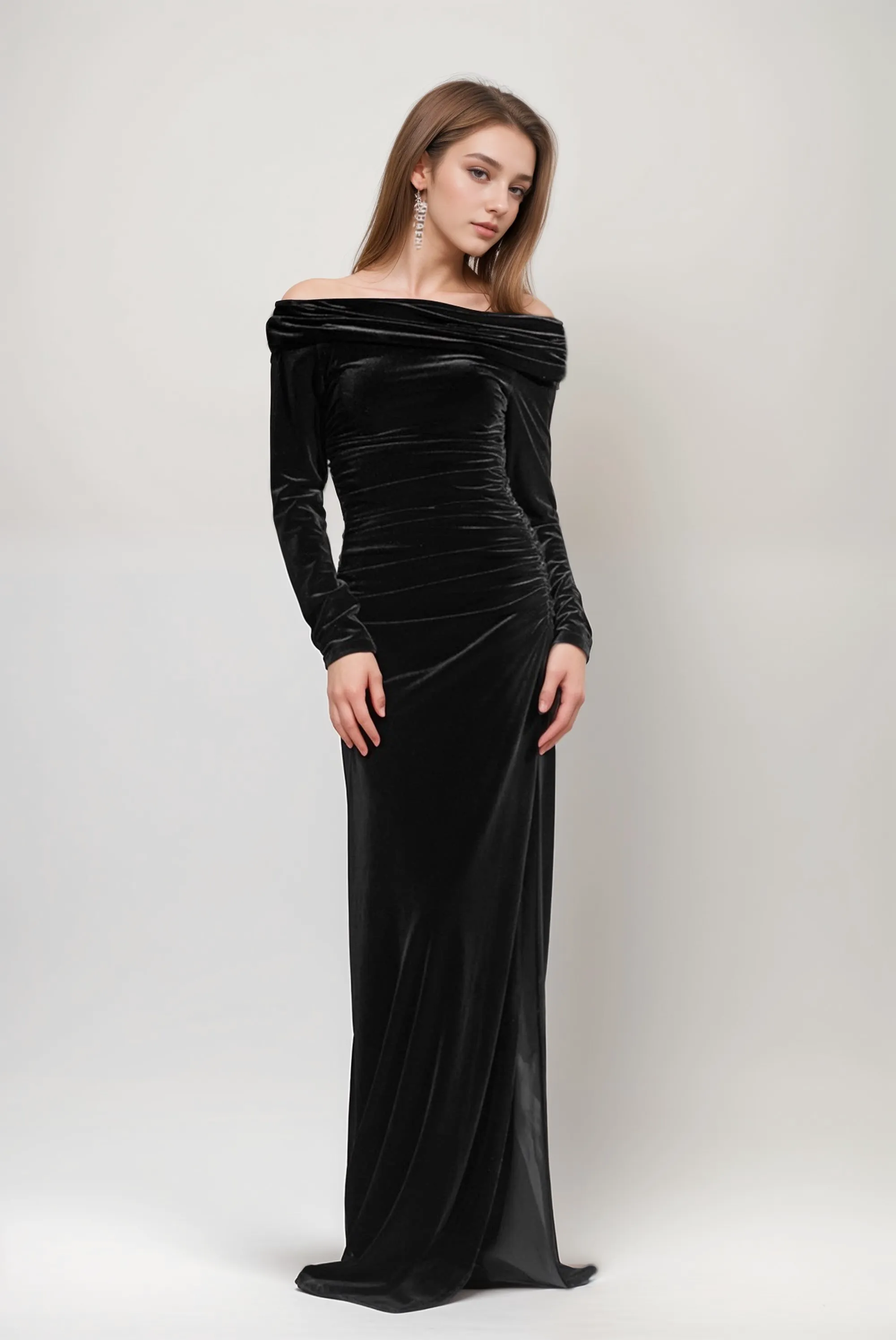 Elegant Off-the-Shoulder Velvet Sheath Dress with Side Slit