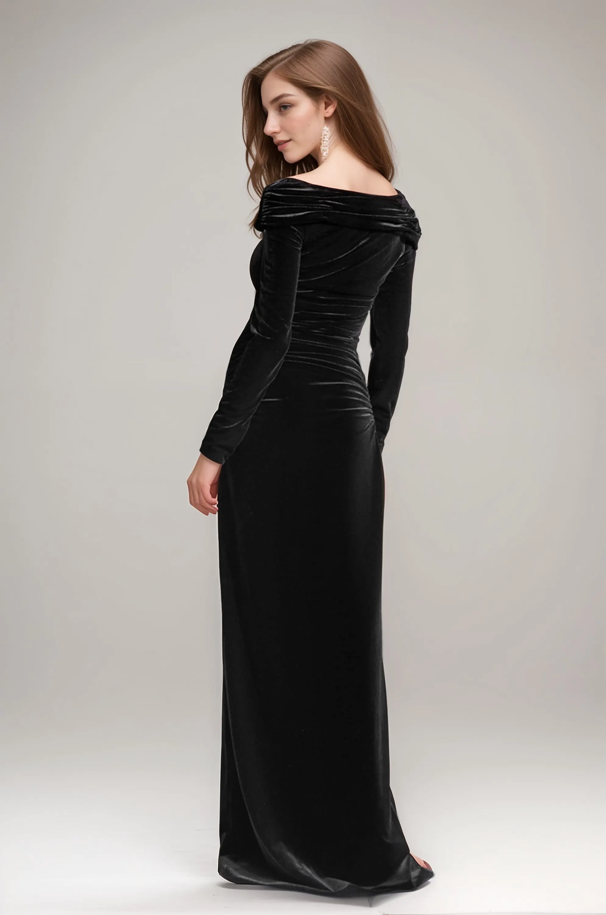 Elegant Off-the-Shoulder Velvet Sheath Dress with Side Slit