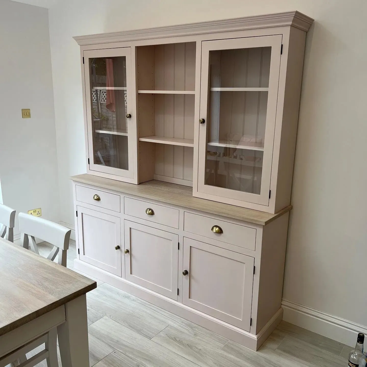 Grand Oxford Glazed Dresser