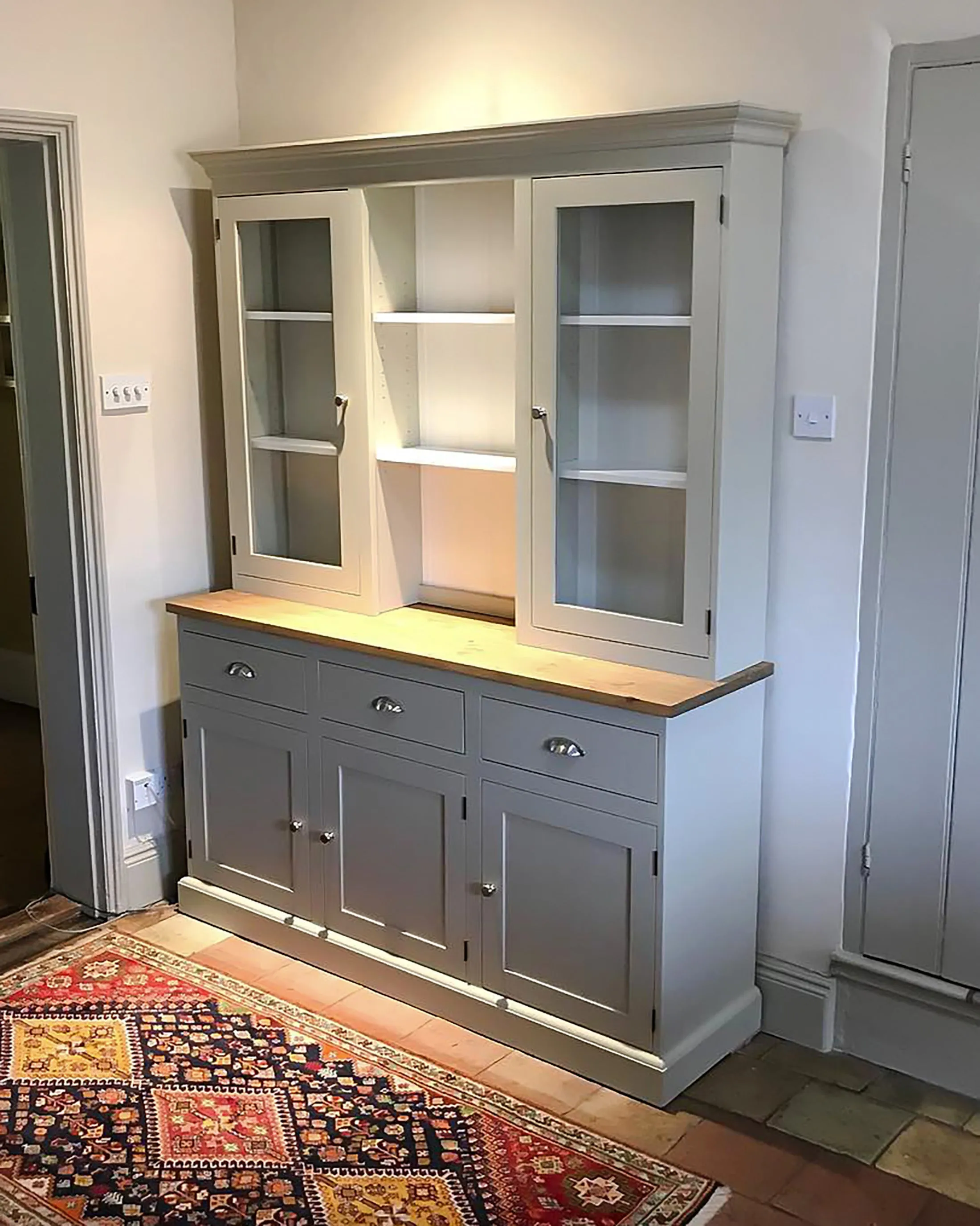 Grand Oxford Glazed Dresser