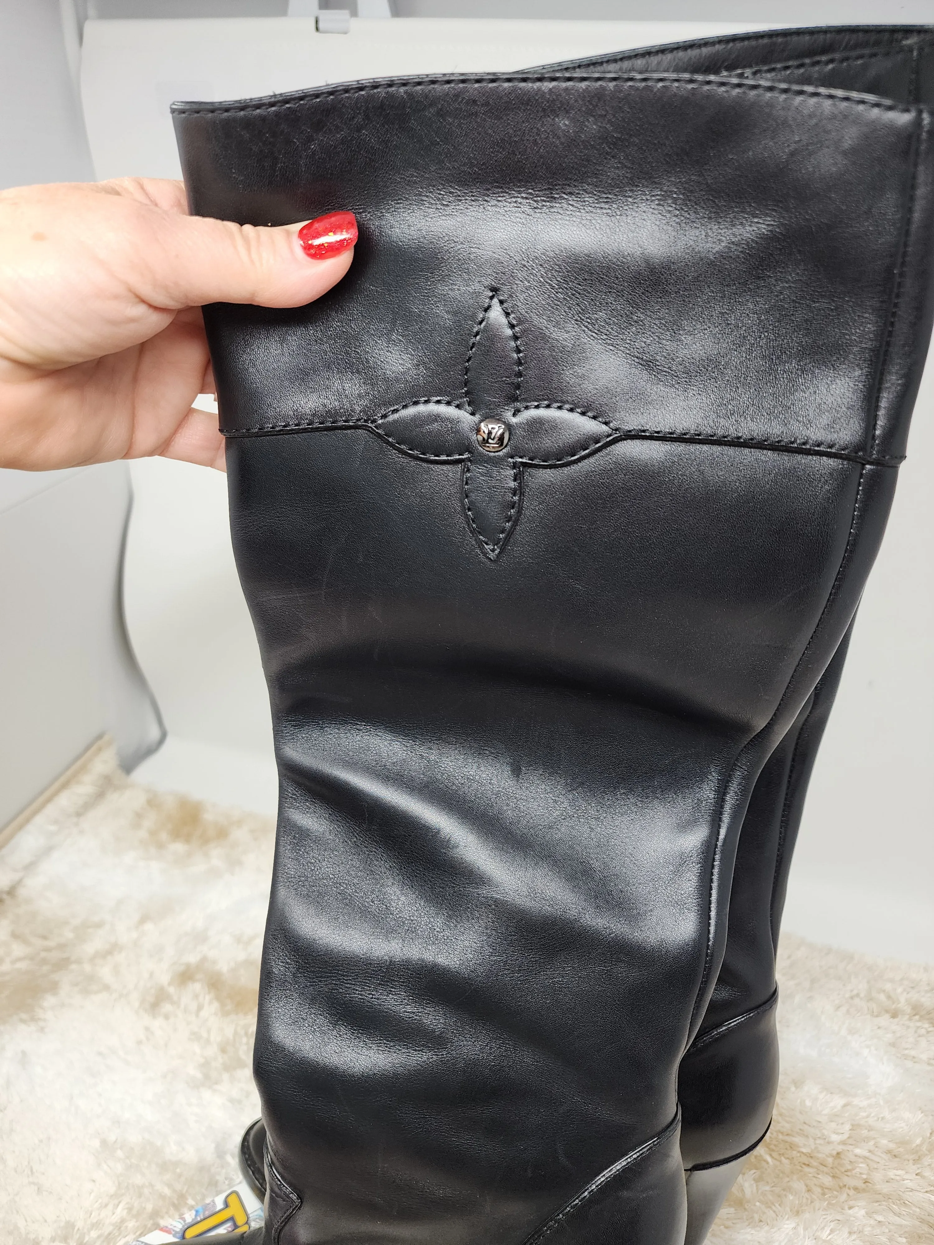 LOUIS VUITTON BLACK KNEE HIGH TALL LOGO LEATHER BOOTS - SIZE 41