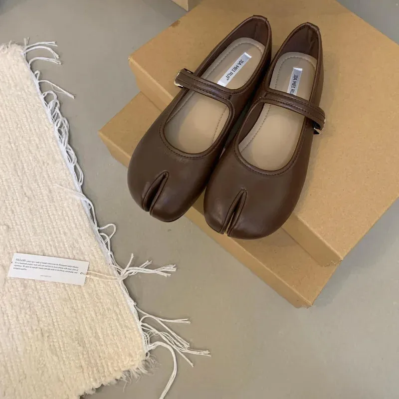 MQTIME  -  2025 Fashion Tabi Ninja Shoes Woman Low Heel Ballet Trotters Split Toe Pumps Ladies Round Heele Mary Janes Shoes Moccasins