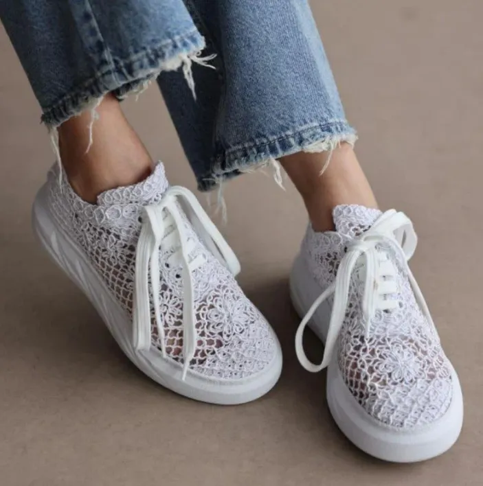 NEW Retails $90  Viral Ultra-Breathable Shoes, White, Sz 7
