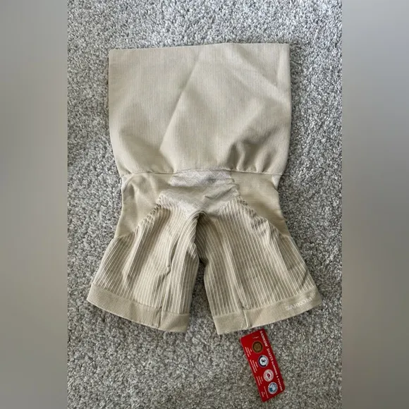 NWT! Women’s Sankom Beige Compression Shorts