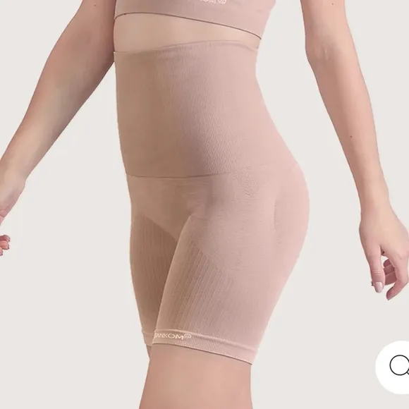 NWT! Women’s Sankom Beige Compression Shorts