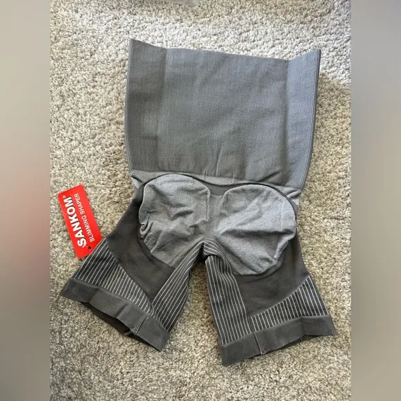 NWT! Women’s Sankom Gray Compression Shaping Shorts