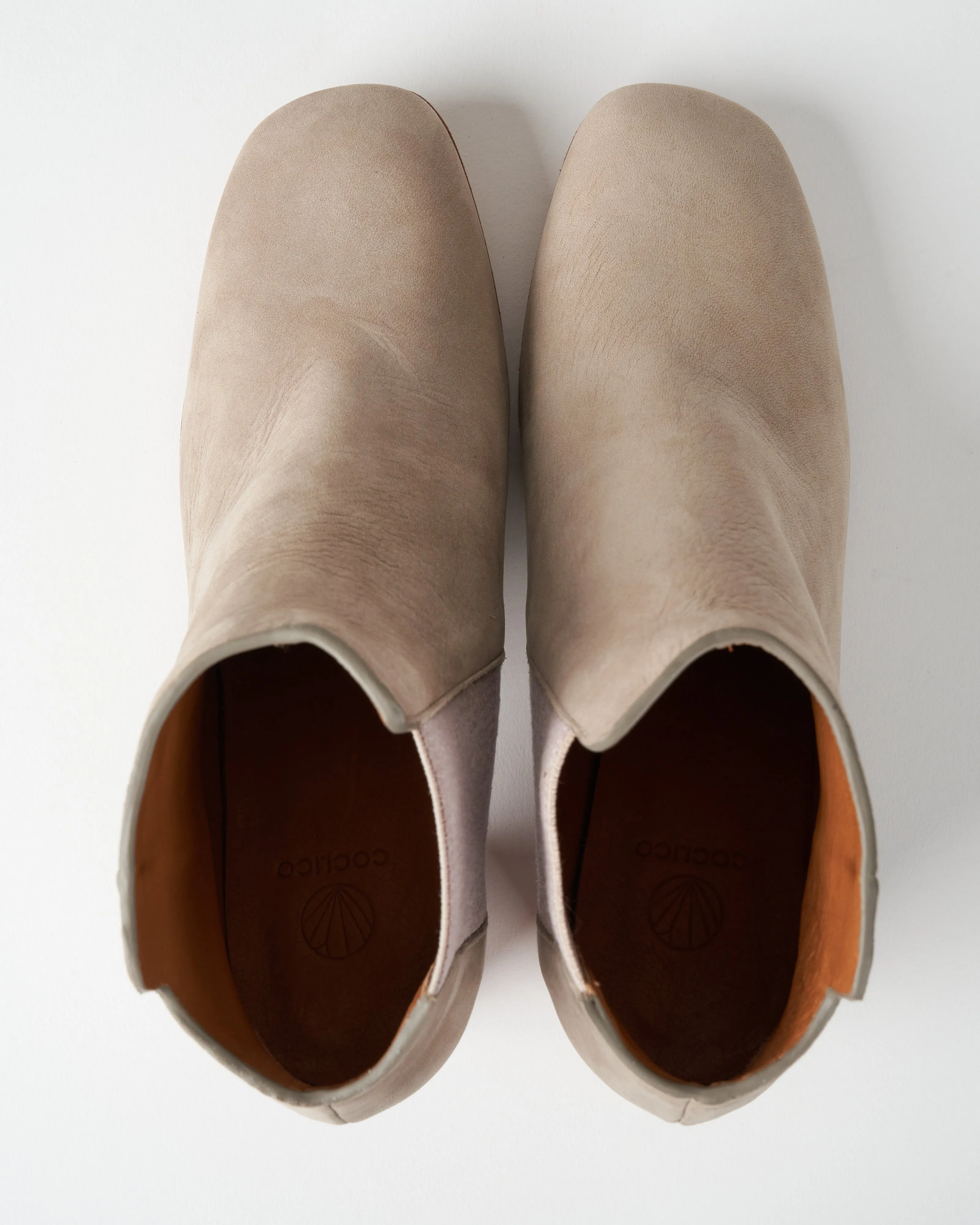 pavlova boot - long beach malto