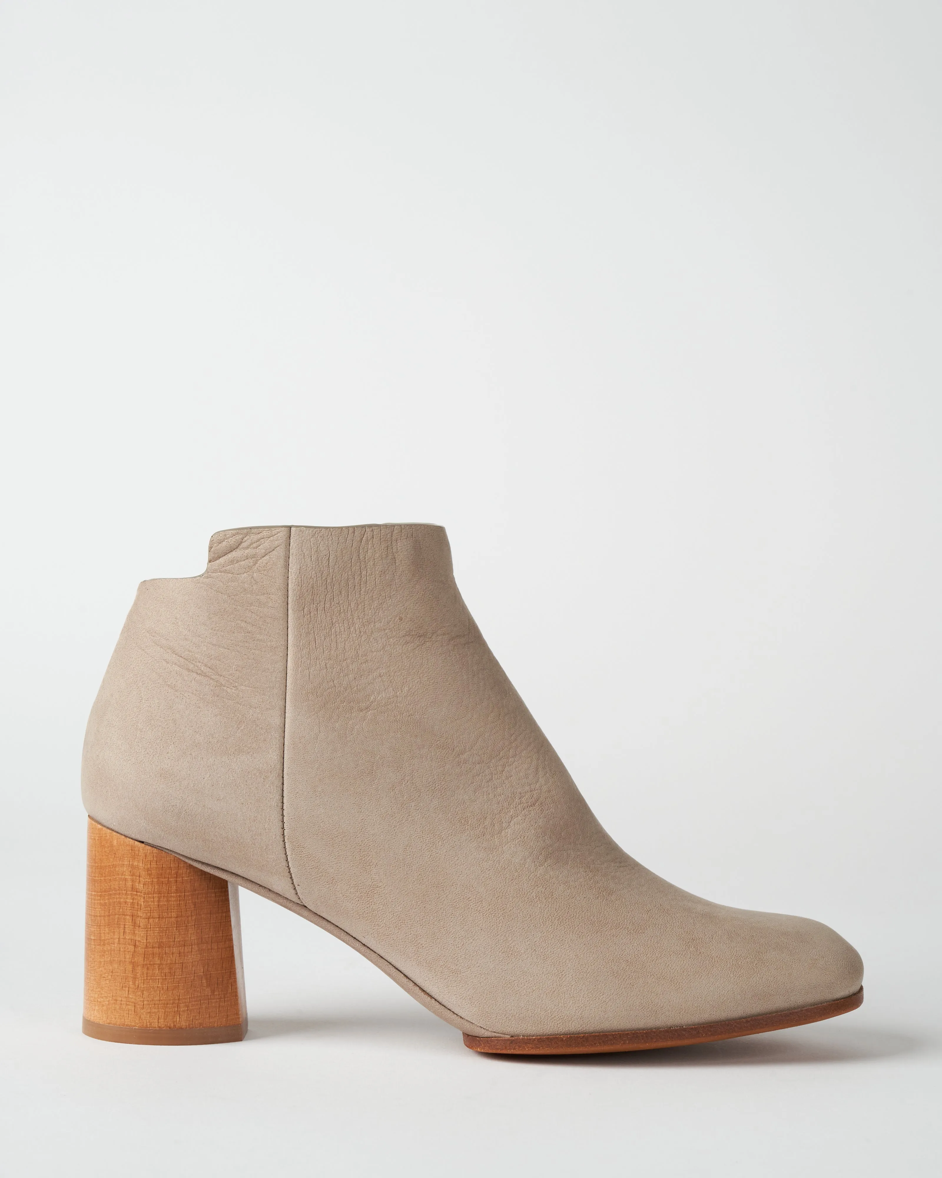 pavlova boot - long beach malto