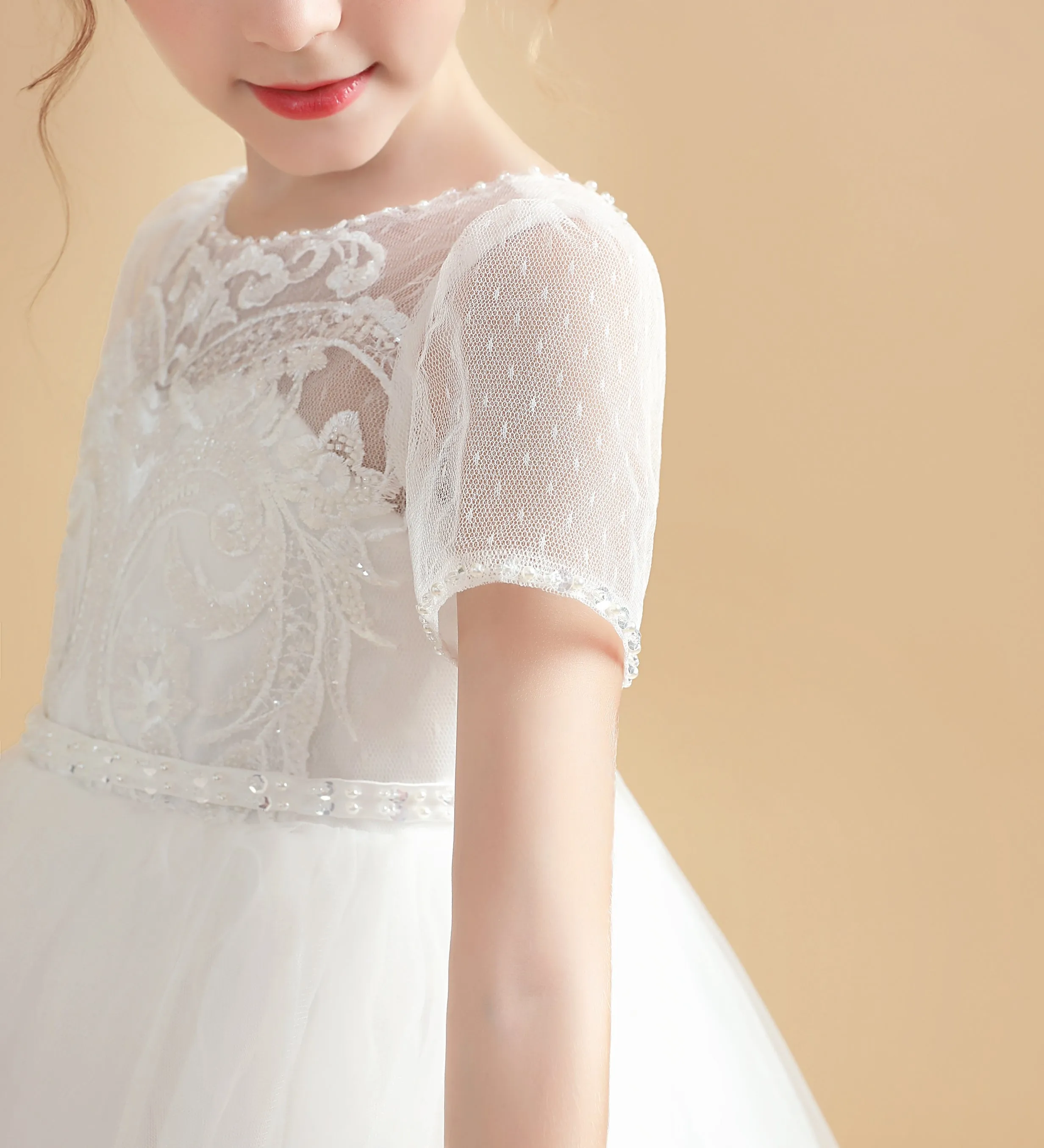Short Sleeves Ivory Tulle Flower Girl Dresses With Lace Appliques