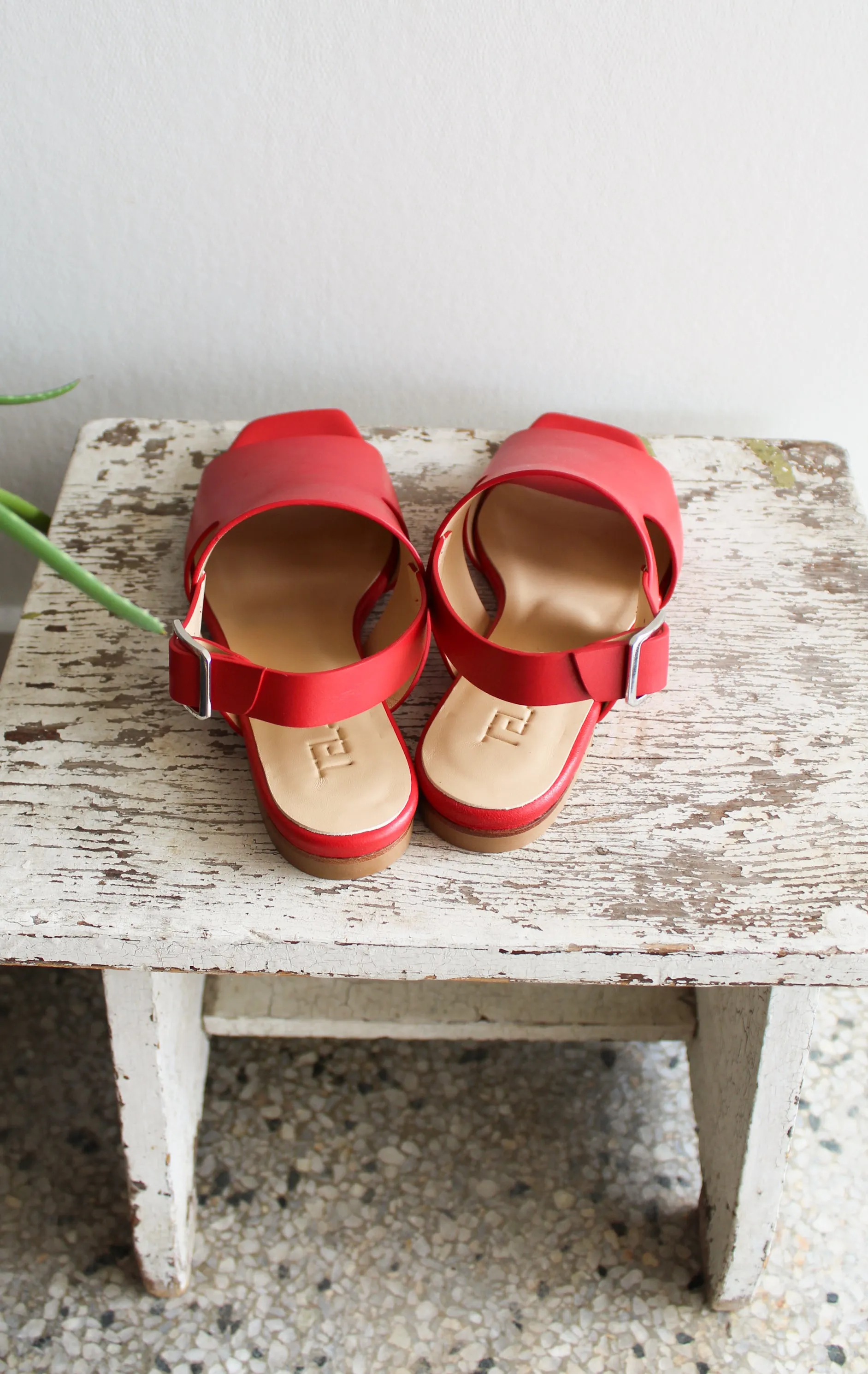 TELA Rosh Sandal