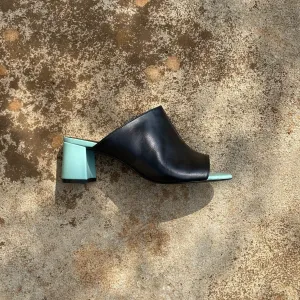 THE BLOCK HEELS
