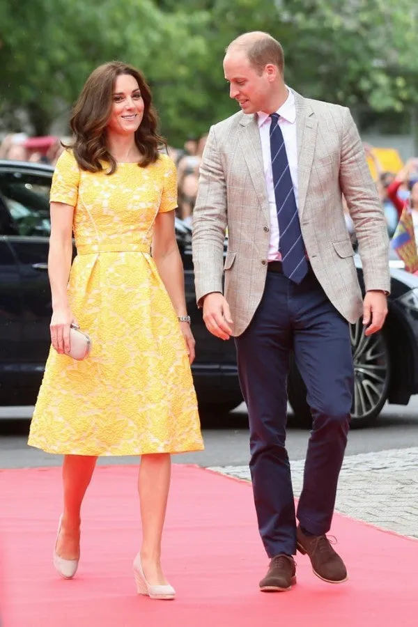 Yellow Princess Kate Middleton Lace Fit Dress Flare Knee Length Prom Celebrity Formal Dress In Germany